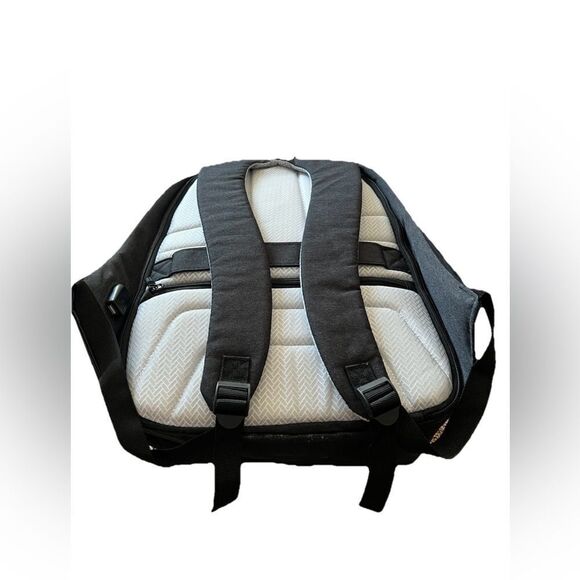 Samsung Modern Tech Backpack – Black Laptop & Travel Bag - Picture 5 of 9